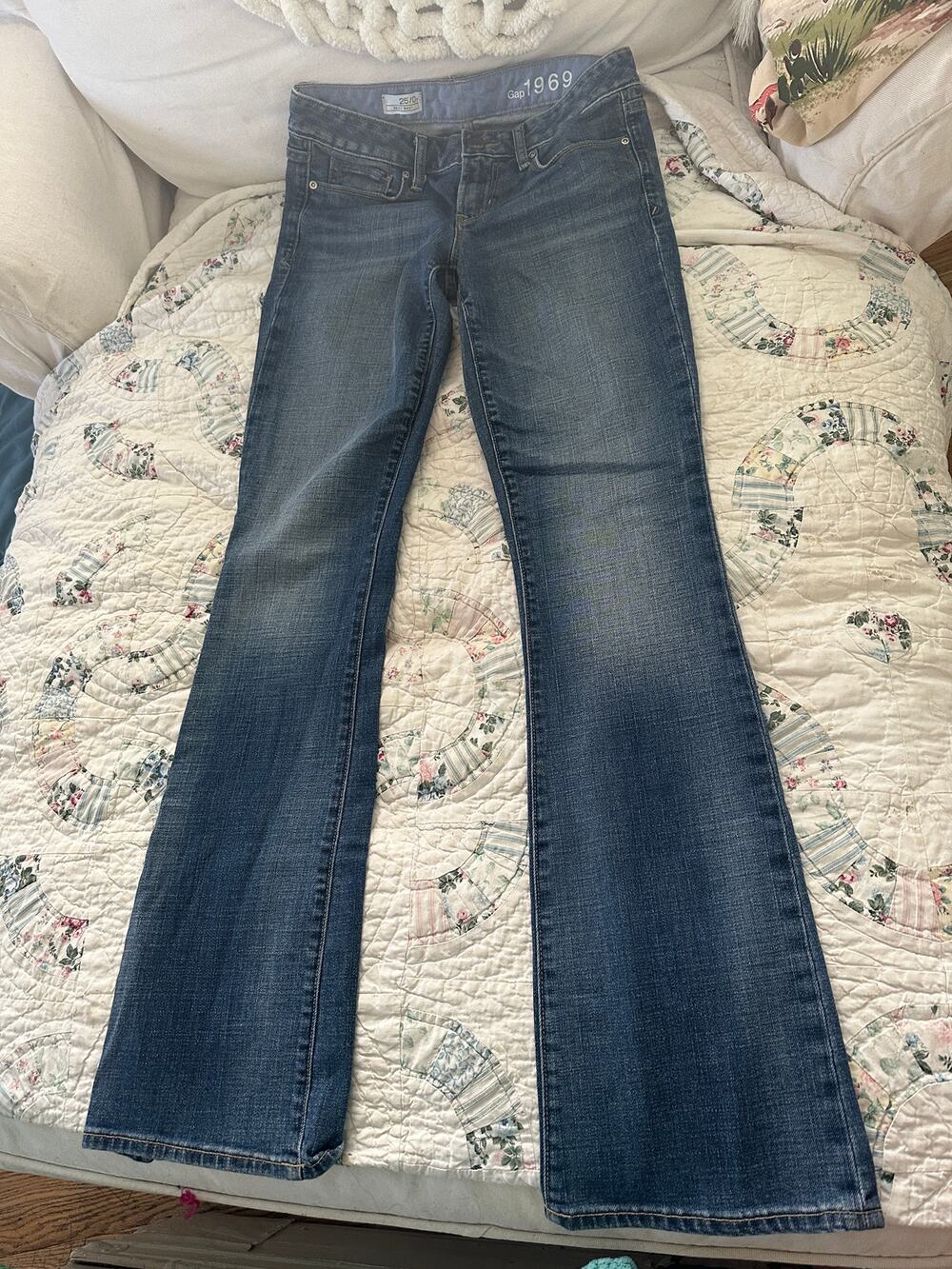 NEW NEVER WORN VINTAGE Y2K GAP 1969 SEXY BOOT JEANS 25